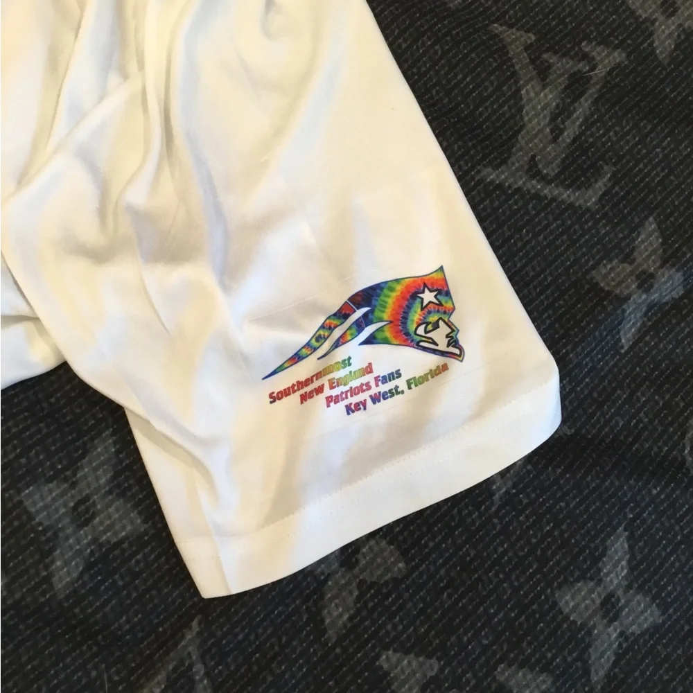 Patriots Tee 🌈 - Picture 4 of 4